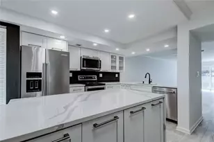 650 Island Way, Clearwater Beach, FL 33767 - Photo 11