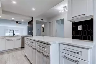 650 Island Way, Clearwater Beach, FL 33767 - Photo 11