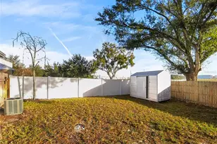 8341 Paddlewheel St, Tampa, FL 33637 - Photo 35