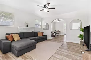 1735 Yale St S, Saint Petersburg, FL 33712 - Photo 1