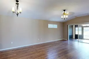 6109 Gentle Ben Cir, Wesley Chapel, FL 33544 - Photo 13