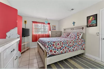 3806 N Oak Drive #V22, Tampa, FL 33611 - Photo 21