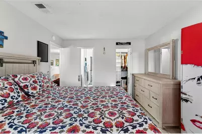 3806 N Oak Drive #V22, Tampa, FL 33611 - Photo 19