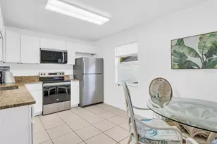 103 E Park St, Tarpon Springs, FL 34689 - Photo 5