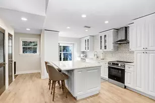 3212 Valley Oaks Dr, Tampa, FL 33618 - Photo 3