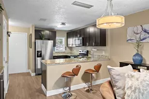 3815 N Oak Dr, Tampa, FL 33611 - Photo 9