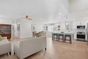 7035 14th St S, Saint Petersburg, FL 33705 - Photo 9