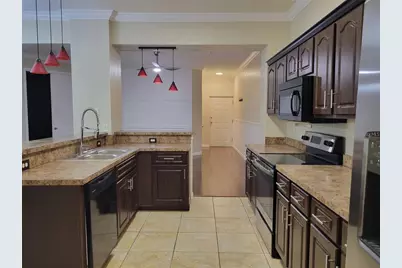 5009 Sunridge Palms Drive #104, Tampa, FL 33617 - Photo 5