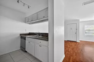 5440 S MacDill Ave, Tampa, FL 33611 - Photo 13