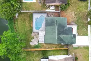 16108 Foxfire Dr, Tampa, FL 33618 - Photo 13