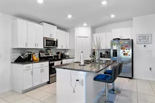 32024 Hawthorne Cottage Pl, San Antonio, FL 33576 - Photo 9