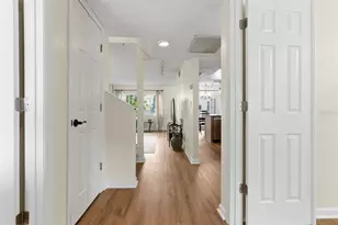 6715 Cape Sable Way NE, Saint Petersburg, FL 33702 - Photo 3