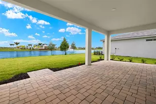 18239 Chromata Dr, Venice, FL 34293 - Photo 5