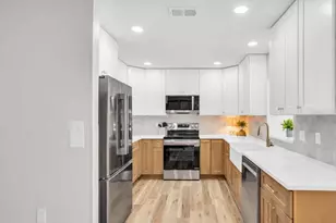 162 Circlewood Dr, Venice, FL 34293 - Photo 9
