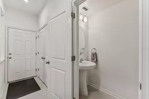 1120 Hillhurst Dr, Wesley Chapel, FL 33543 - Photo 9