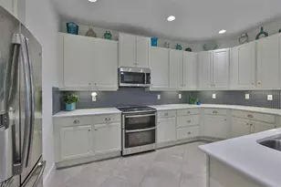 964 Pembroke Point Way, Sun City Center, FL 33573 - Photo 17