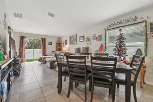 10248 Carloway Hills Dr, Wimauma, FL 33598 - Photo 9