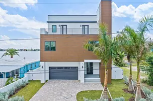 109 Punta Vista Dr, Saint Pete Beach, FL 33706 - Photo 3