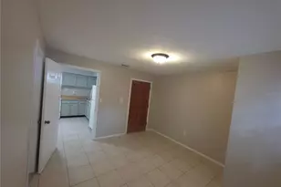 4204 E Okara Rd, Tampa, FL 33617 - Photo 11