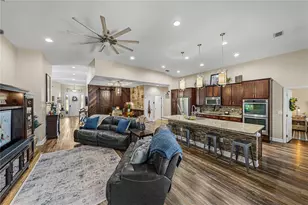 13302 Trailing Moss Dr, Dade City, FL 33525 - Photo 11