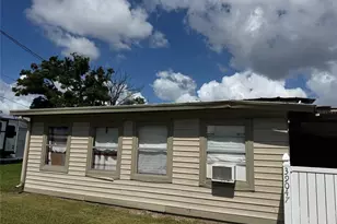 39047 Heath Dr, Zephyrhills, FL 33542 - Photo 23