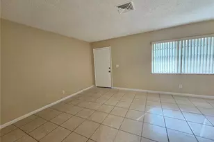 201 Northwest Jefferson Cir N, Saint Petersburg, FL 33702 - Photo 5