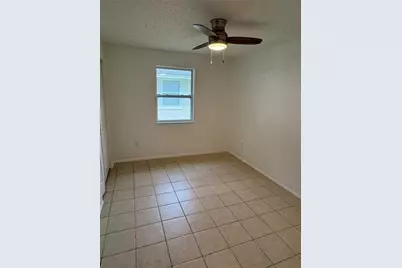 3818 Valley Tree Drive, Tampa, FL 33610 - Photo 7