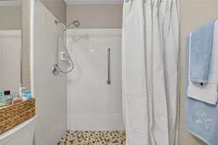 2001 Hartlebury Way, Sun City Center, FL 33573 - Photo 17