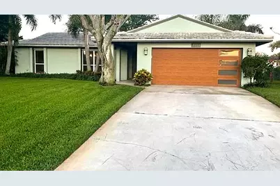 4331 44th Street S, Saint Petersburg, FL 33711 - Photo 1