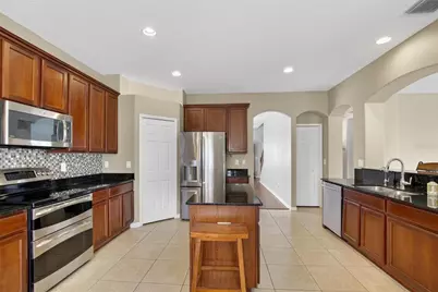 11543 Addison Chase Drive, Riverview, FL 33579 - Photo 9