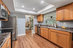18631 San Rio Cir, Lutz, FL 33549 - Photo 11