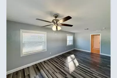 1201 86th Avenue N, Saint Petersburg, FL 33702 - Photo 21