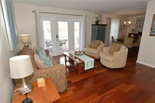 213 Sea Horse Dr SE, Saint Petersburg, FL 33705 - Photo 5