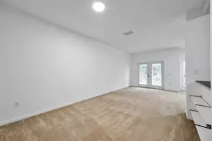 8206 Bally Money Rd, Tampa, FL 33610 - Photo 11