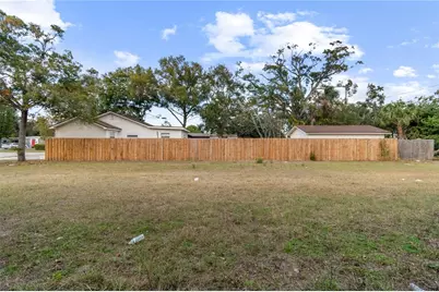 2010 30th Street S, Saint Petersburg, FL 33712 - Photo 3