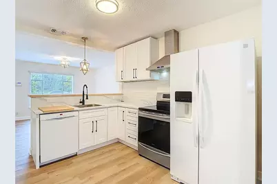 2210 E Idlewild Avenue, Tampa, FL 33610 - Photo 15