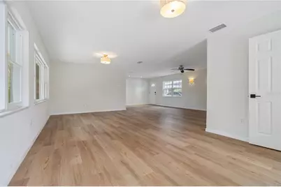 8916 Memorial Highway, Tampa, FL 33615 - Photo 5