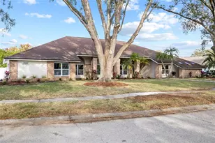 17917 Clear Lake Dr, Lutz, FL 33548 - Photo 3