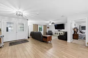 30424 Hillside Ln, Wesley Chapel, FL 33545 - Photo 15