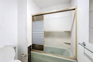 216 24th St W, Bradenton, FL 34205 - Photo 15