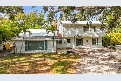 216 24th Street W, Bradenton, FL 34205 - Photo 1