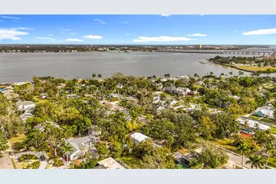 216 24th Street W, Bradenton, FL 34205 - Photo 33