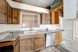 216 24th St W, Bradenton, FL 34205 - Photo 9