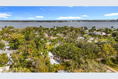 216 24th Street W, Bradenton, FL 34205 - Photo 31