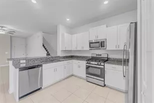 8309 Cor Pne Wy, New Port Richey, FL 34655 - Photo 7