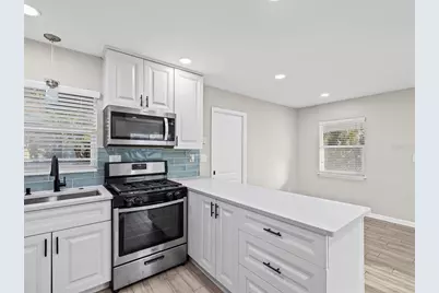 7307 34th Avenue N, Saint Petersburg, FL 33710 - Photo 9