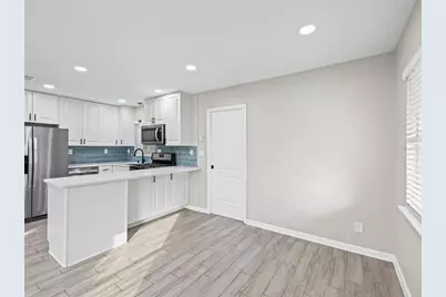 7307 34th Avenue N, Saint Petersburg, FL 33710 - Photo 7