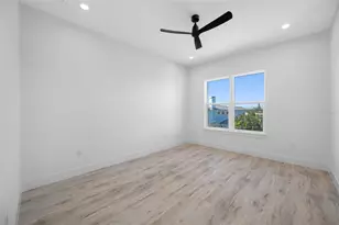 11460 7th St E, Treasure Island, FL 33706 - Photo 33