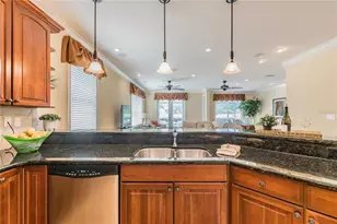 13920 Clubhouse Dr, Tampa, FL 33618 - Photo 13