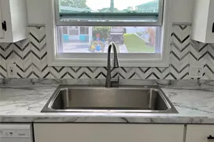 576 Queen Palm St, Largo, FL 33778 - Photo 7